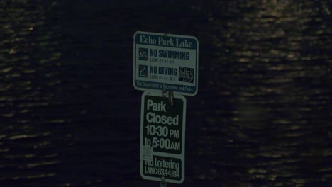 Echo-Park-Lake-Signage-–-Einspielaufnahme