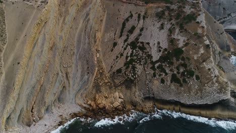 Atemberaubende-Meereslandschaft-Aus-Der-Portugiesischen-Luftaufnahme