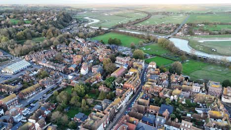 Häuser-Und-Straßen-Roggen-Sussex-England-Drohnen-Luftaufnahme