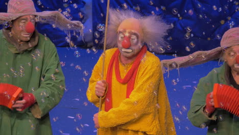 Clowns-on-the-stage-during-Snow-Show-by-Slava-Polunin