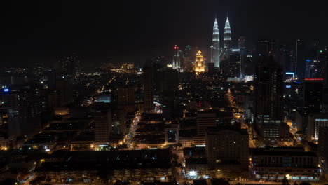 Zeitraffer-Der-Nächtlichen-Stadt-Kuala-Lumpur,-Malaysia