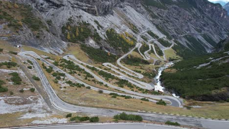 Flying-above-the-Stelvio-Pass,-Italy