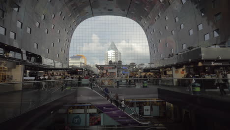 View-to-the-stores-and-people-in-Market-Hall-Rotterdam