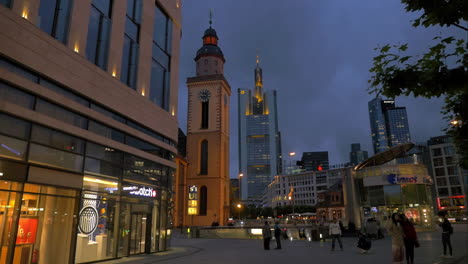 Auf-Der-Hauptwache-Von-Frankfurt-Bei-Nacht-Deutschland