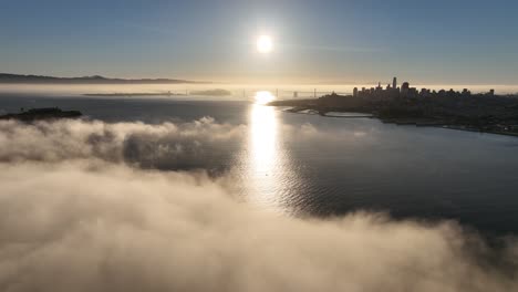 Sonnenaufgangshimmel-In-San-Francisco-In-Kalifornien,-Vereinigte-Staaten