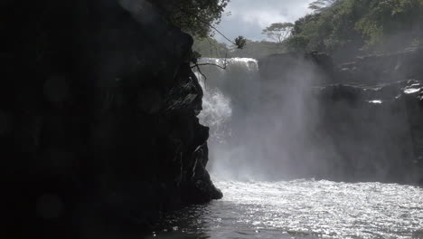 Zeitlupenansicht-Des-Wasserfalls-Auf-Der-Insel-Port-Louis,-Mauritius