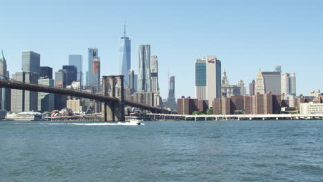 Vista-Panorámica-Del-Horizonte-De-Manhattan-Y-El-Puente-De-Brooklyn