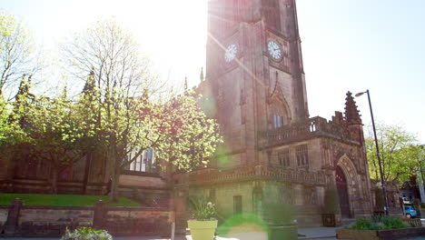 Manchester,-Großbritannien---4.-Mai-2017:-Außenansicht-Der-Kathedrale-Von-Manchester