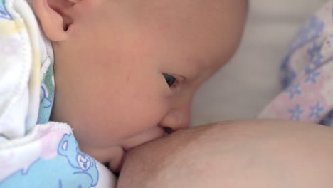 Newborn-baby-breastfeeding