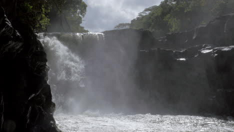 Wasserfall-Auf-Der-Insel-Mauritius