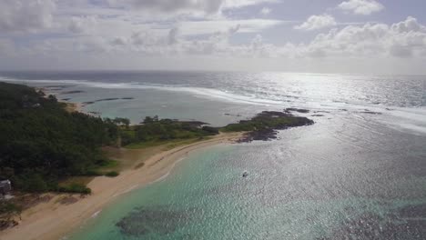 Luftaufnahme-Der-Küste-Von-Mauritius-Und-Des-Indischen-Ozeans