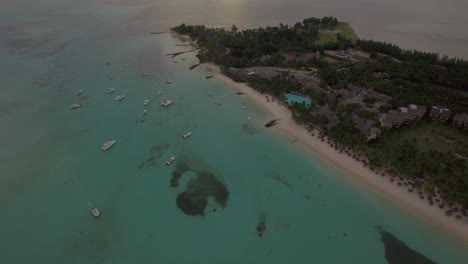 Luftaufnahme-Des-Blauen-Ozeans-Und-Der-Insel-Mauritius