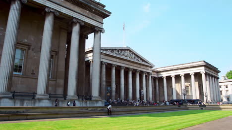 London---Mai-2017:-Das-Britische-Museum,-Great-Russell-Street,-London,-WC1,-Seitenansicht