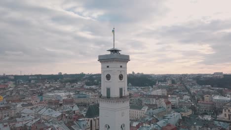 Luftpanorama-Der-Antiken-Europäischen-Stadt-Lemberg,-Ukraine.-Rathaus,-Ratush