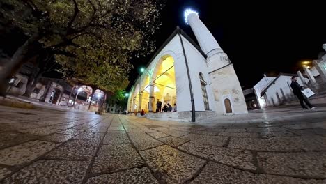 Sarajevo,-Kirchen-Und-Moscheen:-Sarajevos-Kulturelles-Mosaik-Ist-Mit-Den-Farben-Von-Kirchen-Und-Moscheen-Bemalt