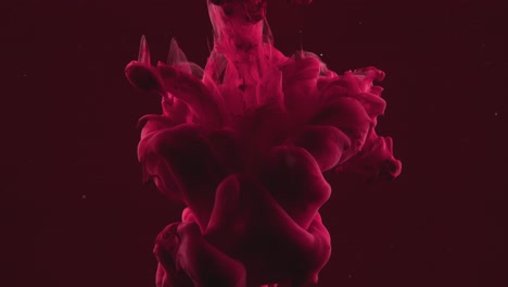 Red-Mass-Flowing-and-Expanding-in-Liquid