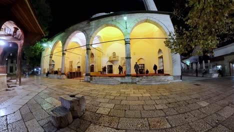 Sarajevo,-Kirchen-Und-Moscheen:-Entdecken-Sie-Die-Architektonischen-Wunder-Von-Sarajevo:-Kirchen-Und-Malerische-Moscheen