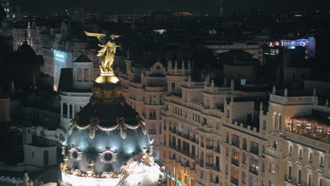 Madrid-Bei-Nacht-Stadtbild-Mit-Der-Kuppel-Der-Spanischen-Metropole