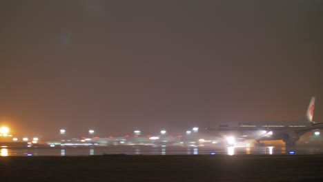 Air-China-A330-Despegando-Por-La-Noche