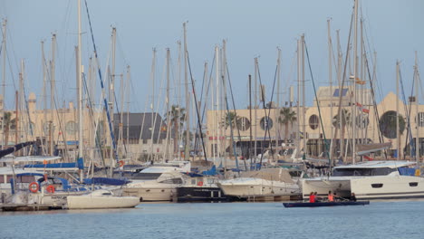 Yachts-and-rowing-boat-in-the-port-of-Alicante-Spain