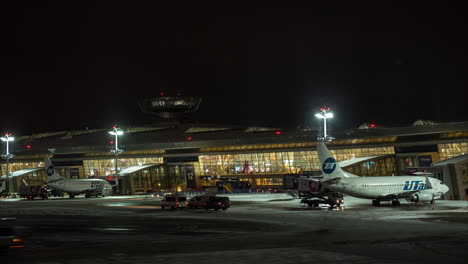Timelapse-of-planes-and-vehicles-in-Vnukovo-Airport-at-night-Moscow