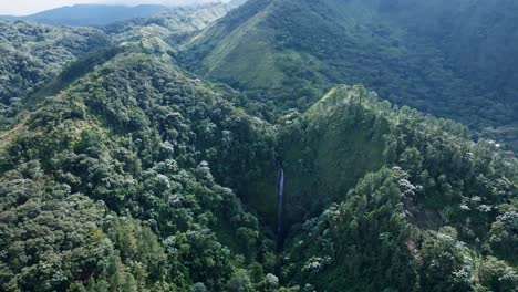 Cascada-De-Salto-Rodeo,-Montañas-De-Bonao-En-República-Dominicana