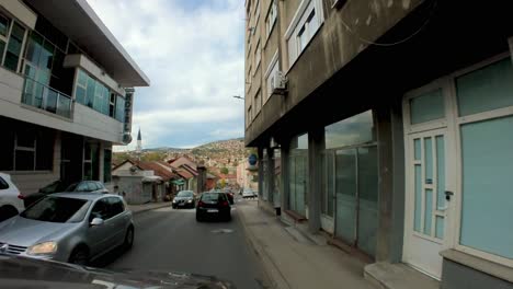 Paseando-Por-Las-Estrechas-Callejuelas-De-Sarajevo
