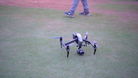 Drohne-Fliegt-360D-Weitwinkelansicht