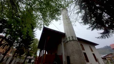 Sarajevo,-Kirchen-Und-Moscheen:-Sarajevos-Charme-Liegt-Im-Nebeneinander-Eleganter-Kirchen-Und-Moscheen