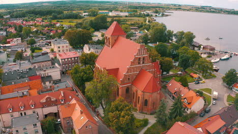 Vista-Panorámica-De-La-Iglesia-En-Puck-City-En-Polonia.