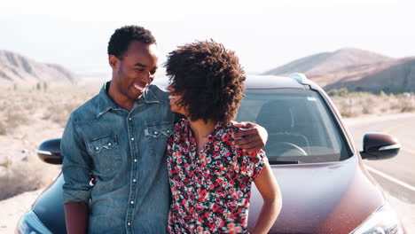 Happy-black-couple-having-a-roadside-stop-off,-close-up