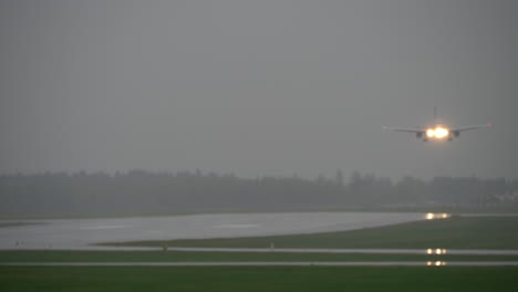 Plane-landing-during-a-storm