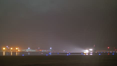 Vuelo-Nocturno-Del-Avión-De-Aeroflot