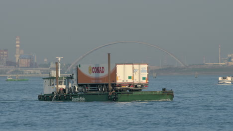 Barge-transporting-lorries