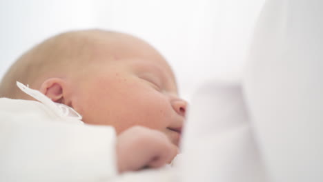 Porträt-Eines-Schlafenden-Neugeborenen