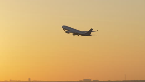 Evening-airplane-takeoff