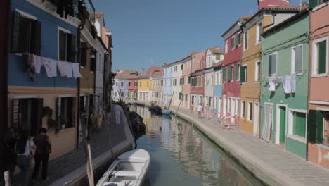 Colourful-houses-and-canal-in-Burano-island-Italy