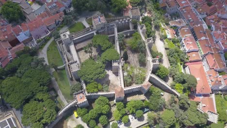 Aerial-view-of-Saint-George's-Castle-in-Lisbon,-Portugal