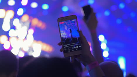 Cellphone-recording-video-during-a-live-concert