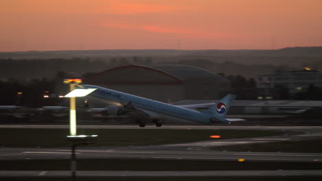 Korean-Air-plane-departing-from-Sheremetyevo-Airport-in-the-dusk-Moscow