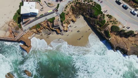 Top-Down-View-Over-La-Jolla-Beach-In-San-Diego,-California,-USA---drone-shot