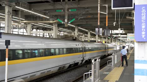 Hikari-Rail-Star-Bullet-Train-Arriving-At-Hiroshima-Station-Platform
