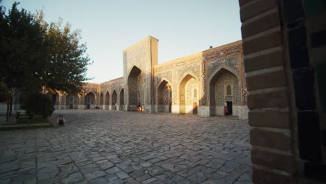Registan-Samarkand-city-Uzbekistan-inside-of-Tillya-Kari-Madrasah-Islamic-Architecture-32-of-38