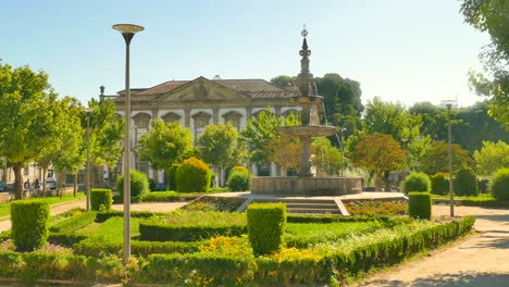 Plaza-Campo-Das-Hortas,-Magnífico-Jardín-En-Braga,-Portugal