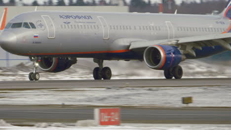 Landing-of-Aeroflot-Airbus-A321-Winter-view-in-Moscow-Russia