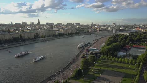 Aerial-view-of-Moskva-river-in-Moscow-center