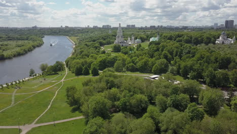 Aerial-view-of-Kolomenskoye-with-Church-of-the-Ascension-Moscow
