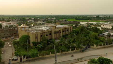 Aerial-Shot-Of-District-Session-Court-In-Badin,-Pakistan