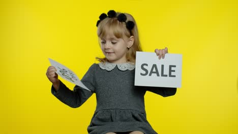 Child-kid-showing-Sale-and-Up-To-40-Percent-Off-discount-advertisement-banners.-Black-Friday-concept