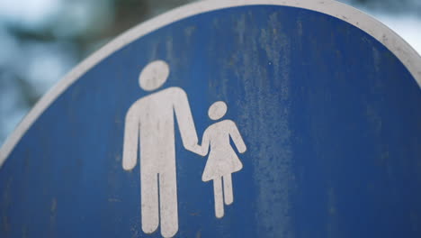 Pedestrian-Sign-With-Adult-and-Child-Figures